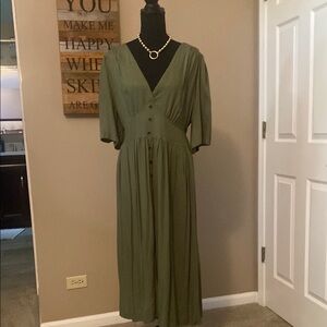 BloomChic Green Smocked Midi Dress w/center slit, non functional buttons